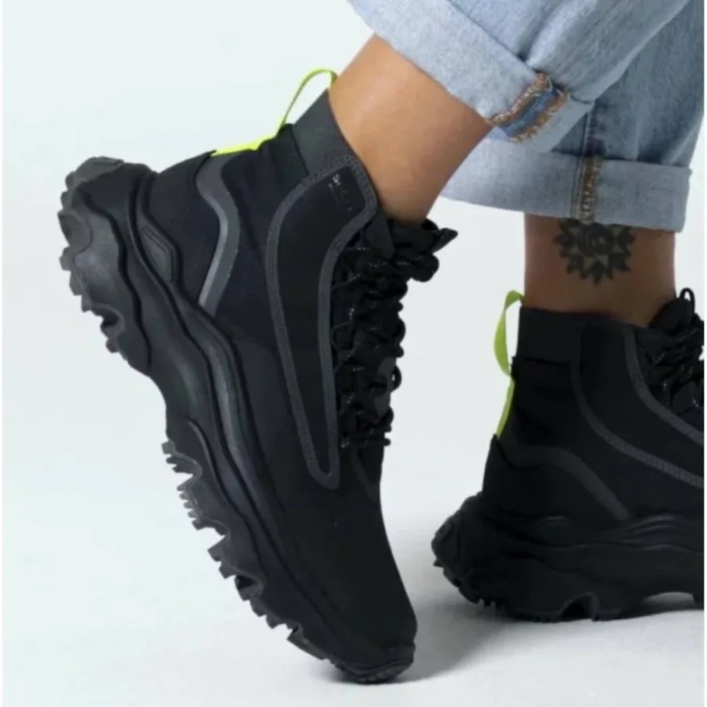 Sorel Kinetic Breakthru Venture Mid Waterproof Sneakers
